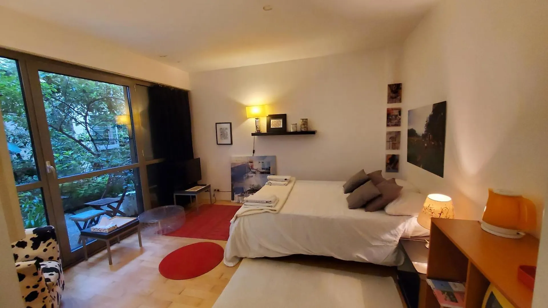 Une Chambre A Paris 20Eme Avec Un Petit Jardin location