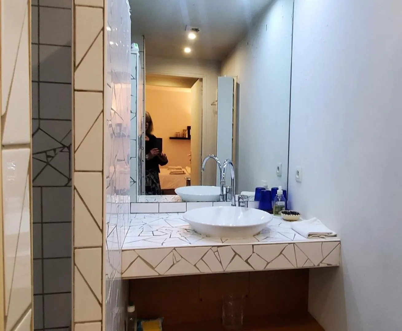 Une Chambre A Paris 20Eme Avec Un Petit Jardin 0*,  France