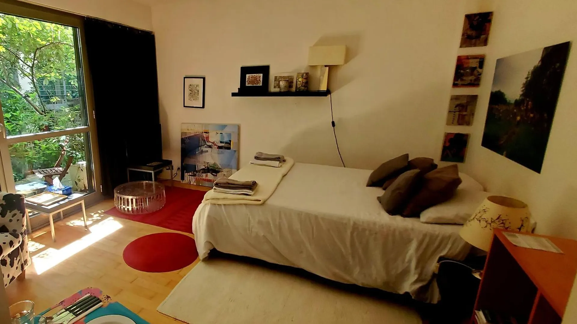 Bed & Breakfast Une Chambre A Paris 20Eme Avec Un Petit Jardin